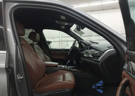 2017 BMW X5 xDrive35I z USA, uszkodzony, nr VIN 5UXKR0C57H0V66902